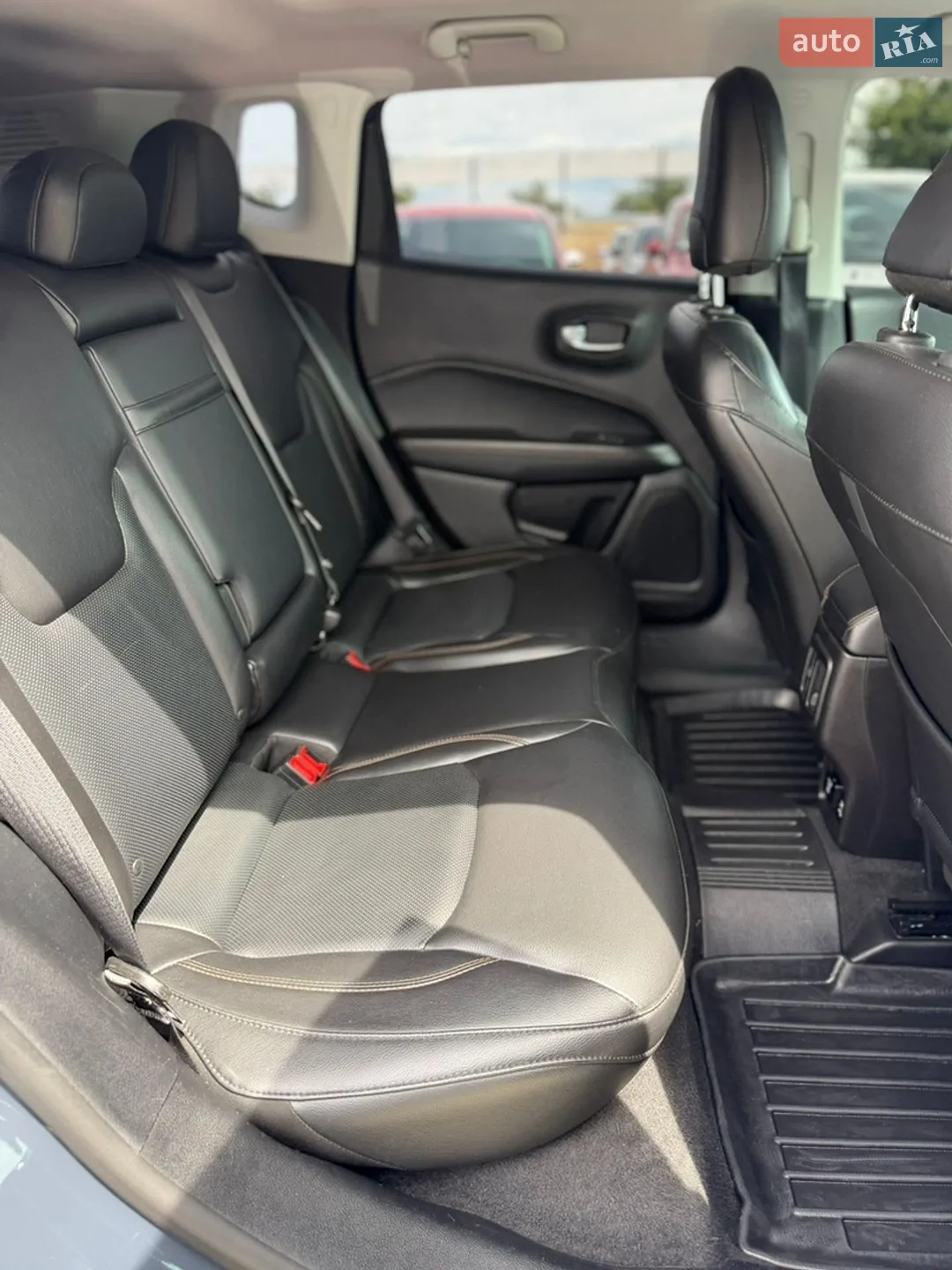 2017 Jeep Compass - мініатюра 37