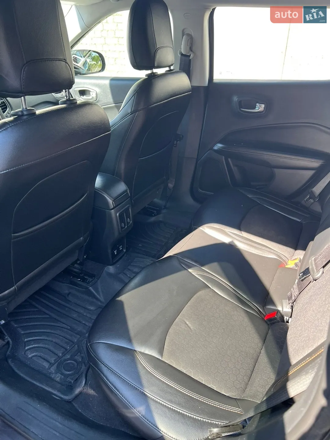 2017 Jeep Compass - мініатюра 18