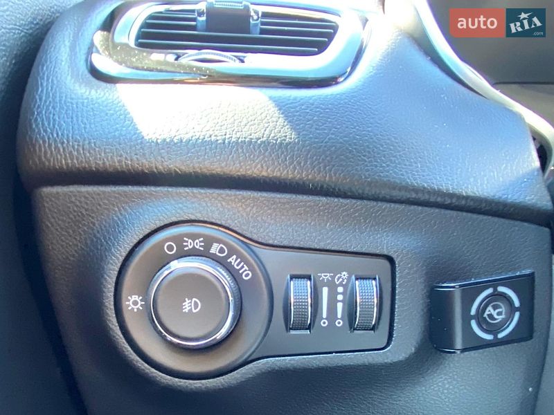 Внедорожник / Кроссовер Jeep Compass 2018 в Ровно