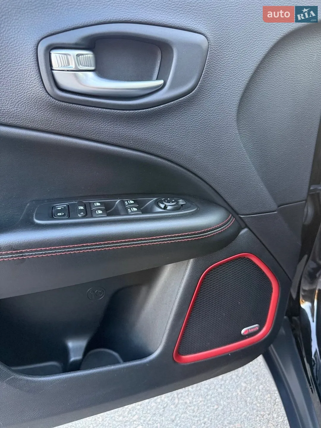 2017 Jeep Compass - мініатюра 19
