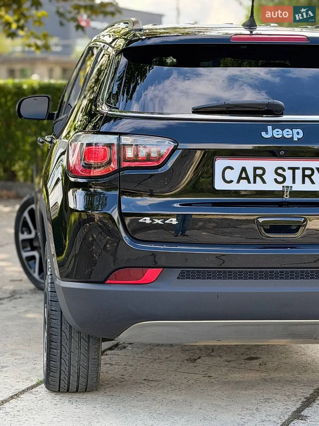 2017 Jeep Compass - мініатюра 16