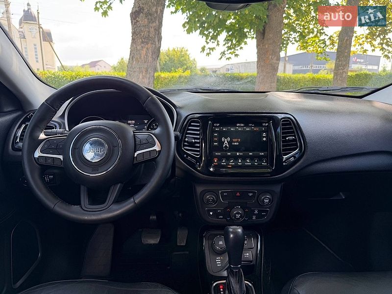 Внедорожник / Кроссовер Jeep Compass 2017 в Стрые