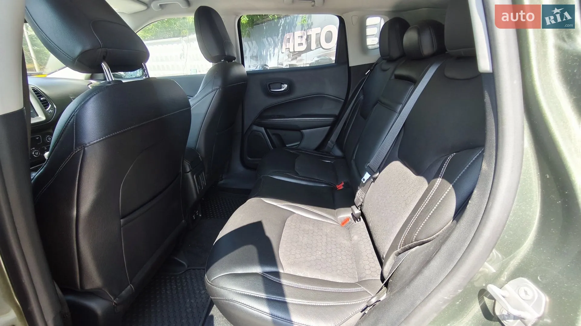 2017 Jeep Compass - мініатюра 12