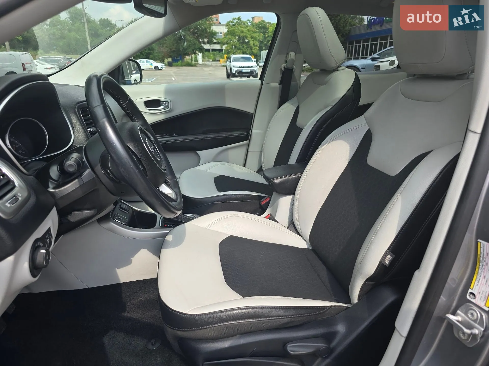 2019 Jeep Compass - мініатюра 25