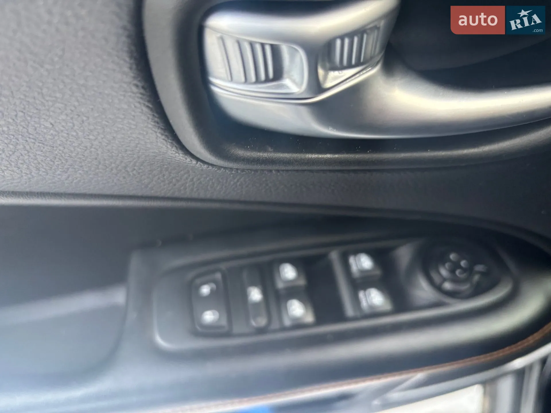 2017 Jeep Compass - мініатюра 10
