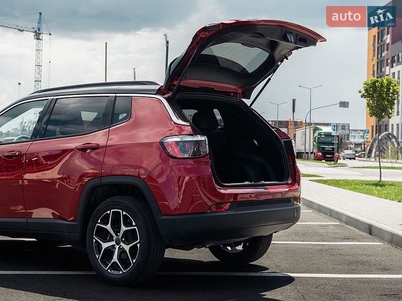 Позашляховик / Кросовер Jeep Compass 2024 в Рівному