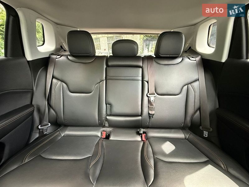 Внедорожник / Кроссовер Jeep Compass 2017 в Харькове