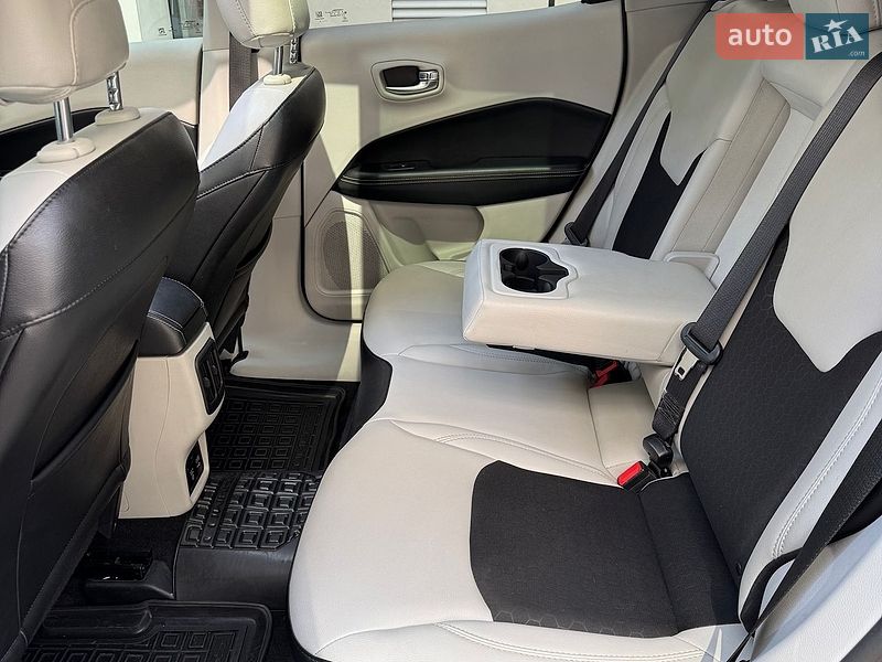 Позашляховик / Кросовер Jeep Compass 2018 в Києві фото 17 Позашляховик / Кросовер Jeep Compass 2018 в Києві