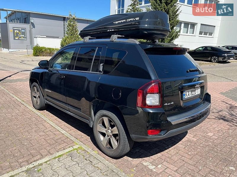 Внедорожник / Кроссовер Jeep Compass 2016 в Киеве