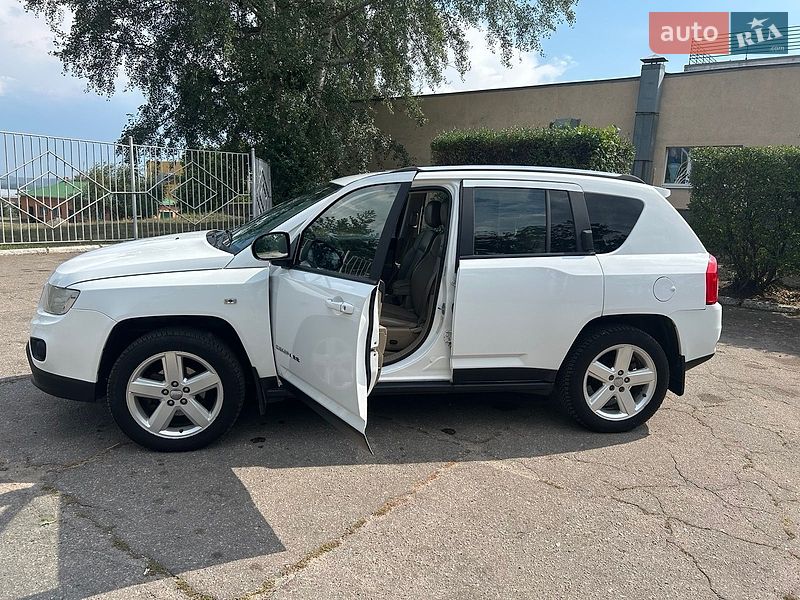 Внедорожник / Кроссовер Jeep Compass 2012 в Червоному Донце