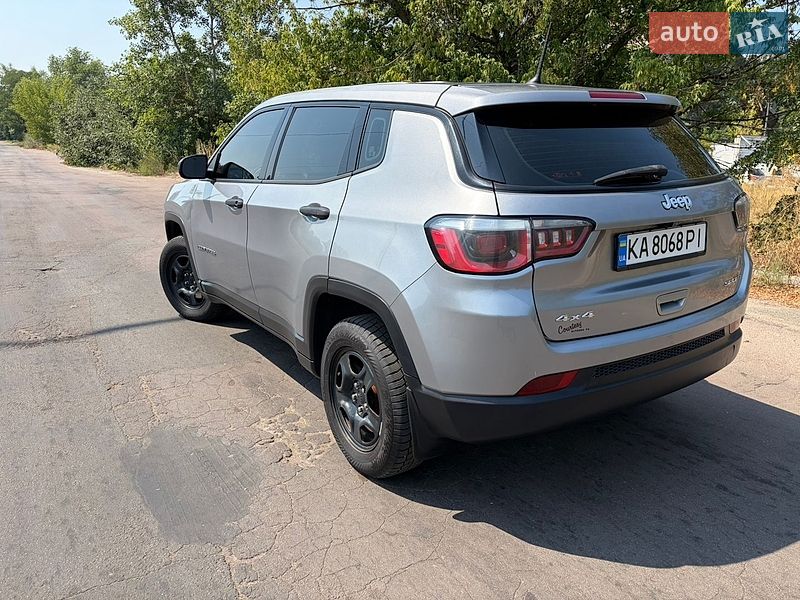 Позашляховик / Кросовер Jeep Compass 2017 в Броварах