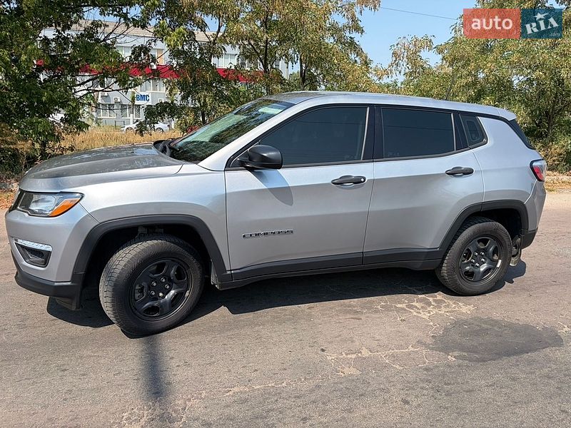 Позашляховик / Кросовер Jeep Compass 2017 в Броварах