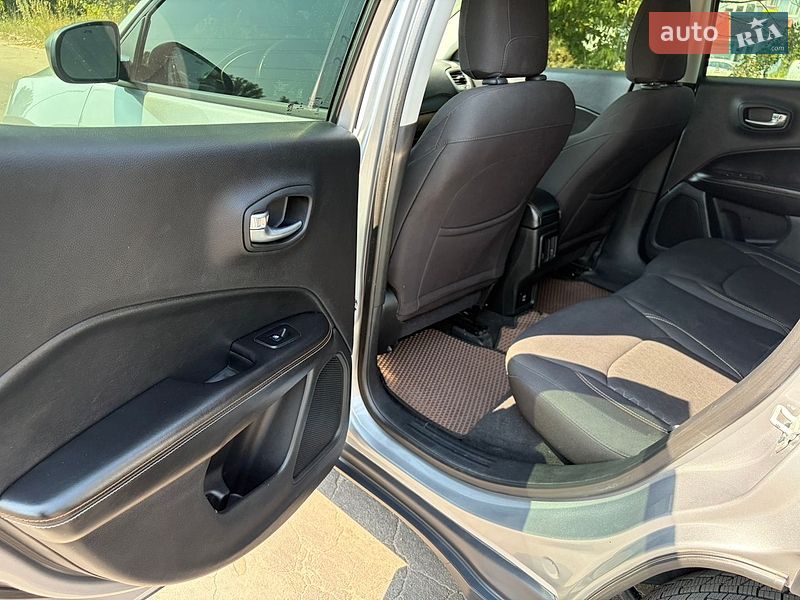 Позашляховик / Кросовер Jeep Compass 2017 в Броварах