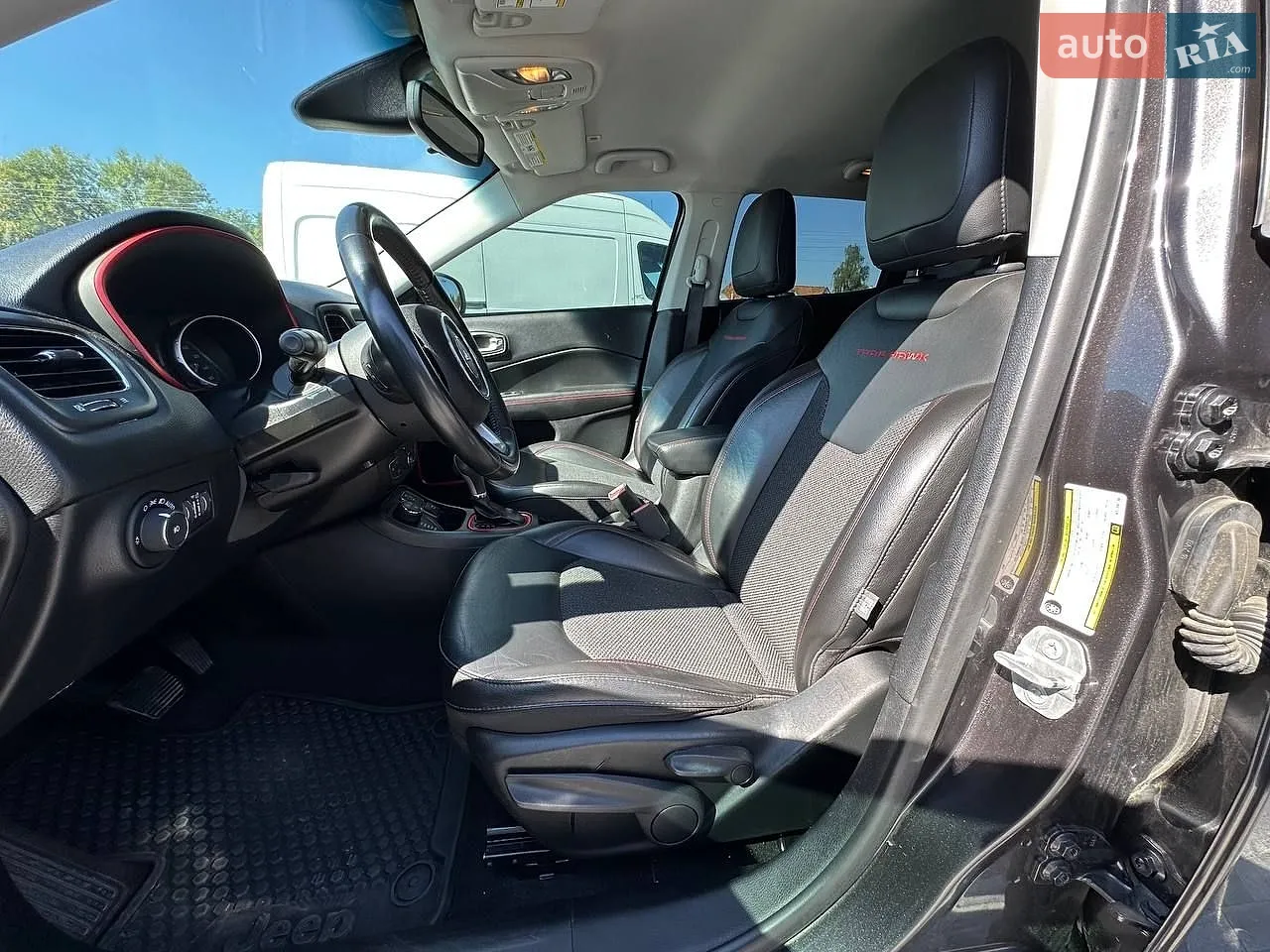 2019 Jeep Compass - мініатюра 29