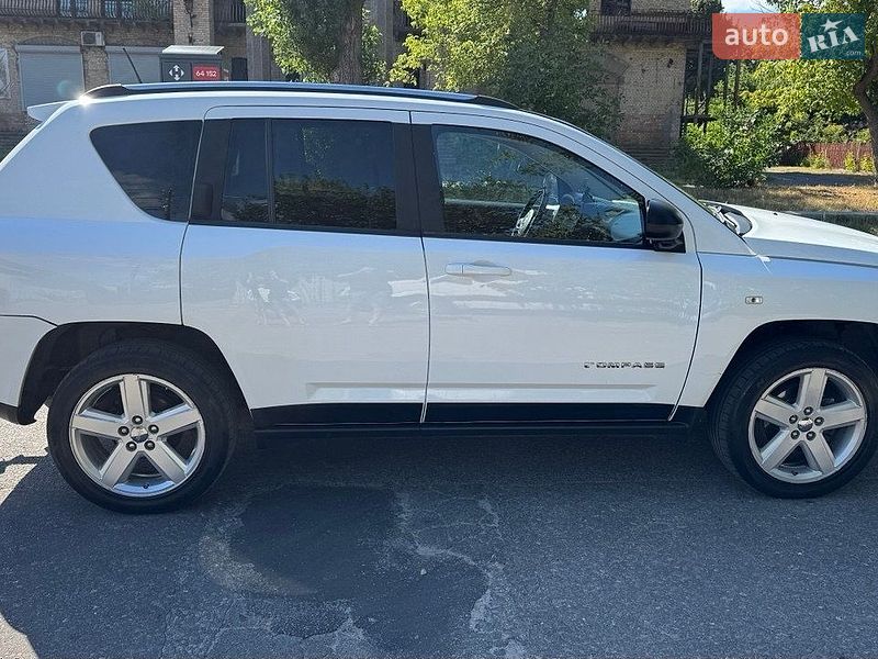 Внедорожник / Кроссовер Jeep Compass 2011 в Киеве