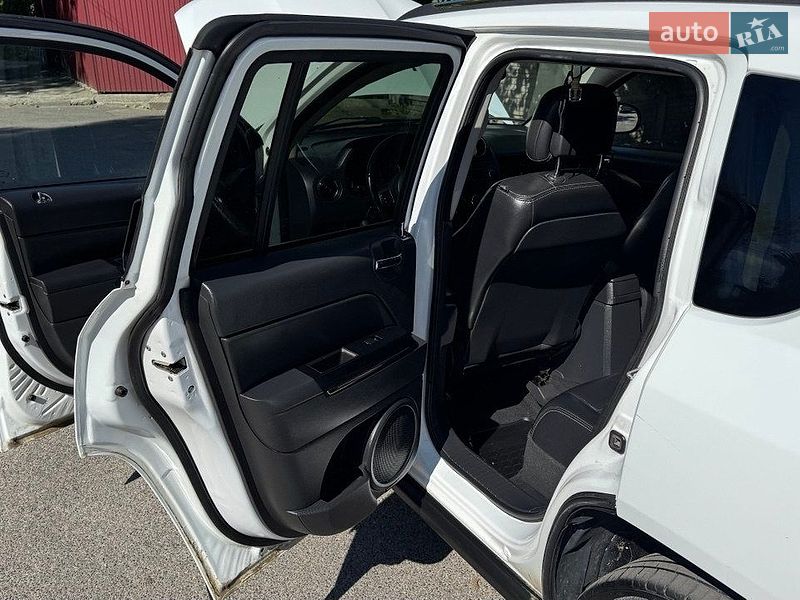 Внедорожник / Кроссовер Jeep Compass 2011 в Киеве