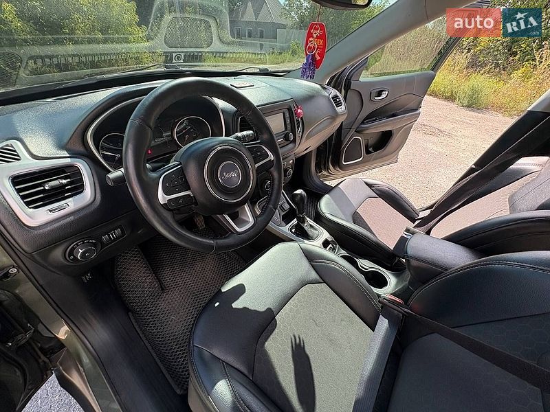 Внедорожник / Кроссовер Jeep Compass 2017 в Краснограде