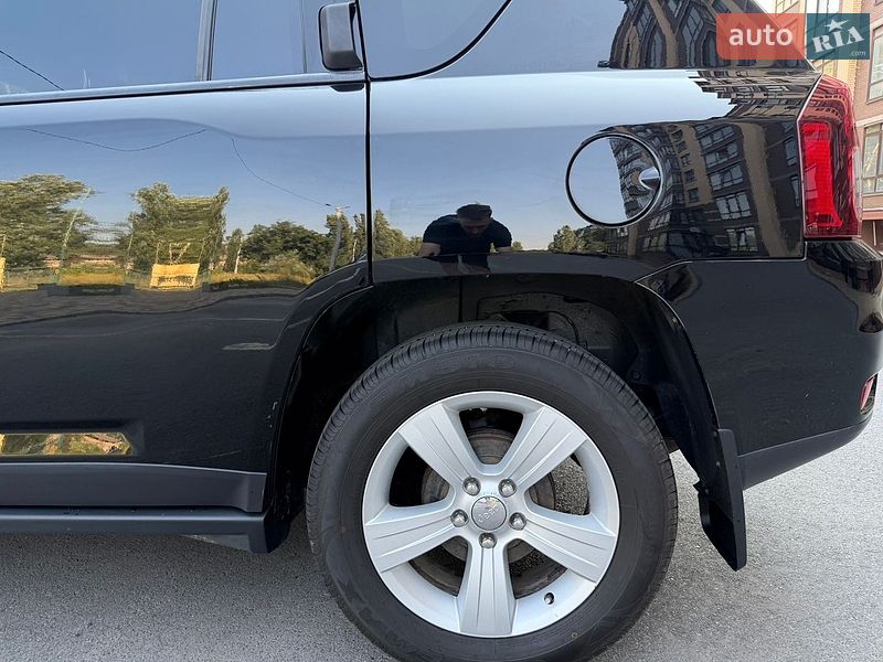 Внедорожник / Кроссовер Jeep Compass 2015 в Чернигове