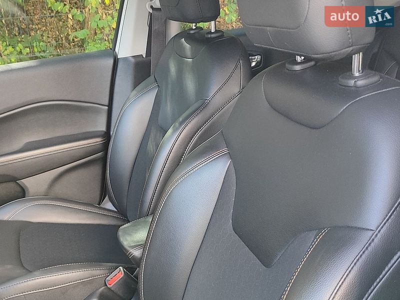 Внедорожник / Кроссовер Jeep Compass 2019 в Киеве