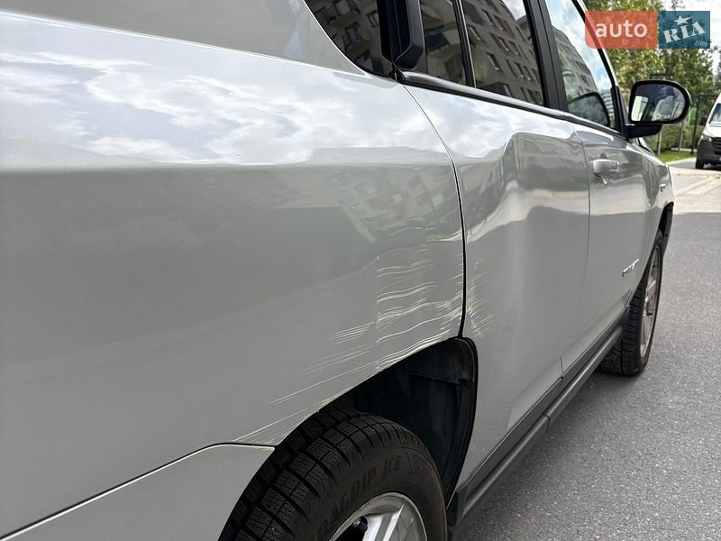 Позашляховик / Кросовер Jeep Compass 2012 в Києві