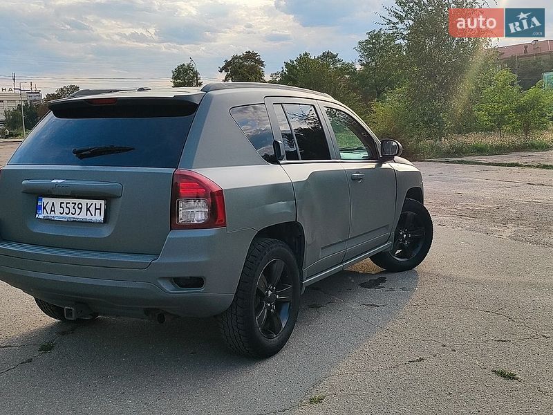 Внедорожник / Кроссовер Jeep Compass 2014 в Запорожье