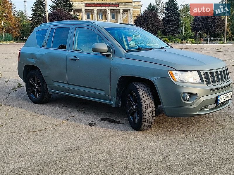 Внедорожник / Кроссовер Jeep Compass 2014 в Запорожье