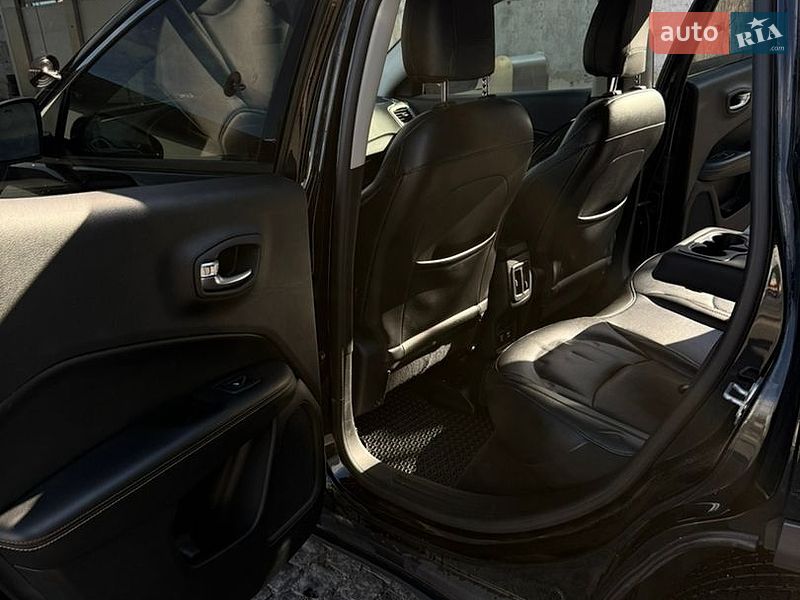 Внедорожник / Кроссовер Jeep Compass 2019 в Киеве
