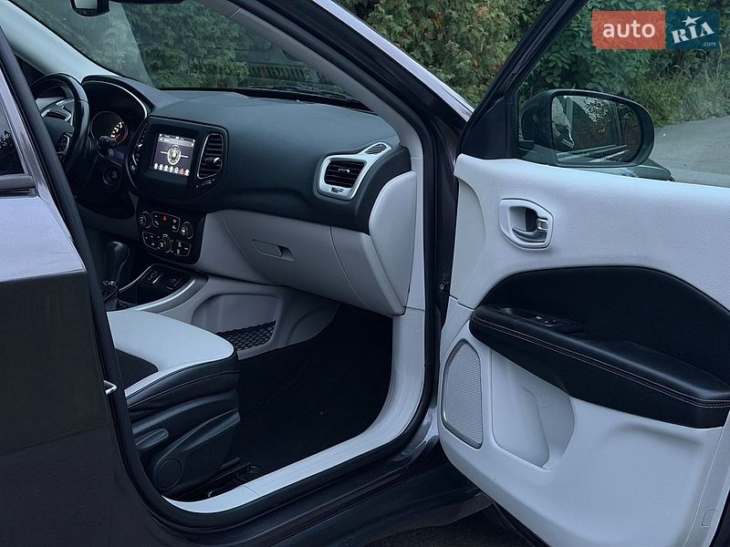 Позашляховик / Кросовер Jeep Compass 2021 в Рівному