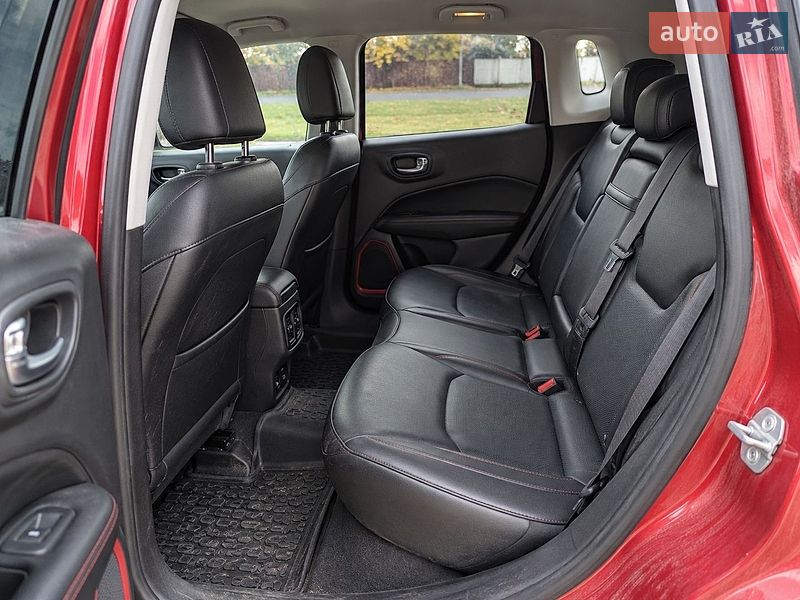 Позашляховик / Кросовер Jeep Compass 2017 в Чернівцях