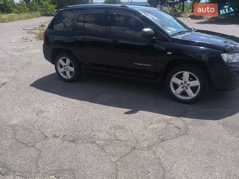 Внедорожник / Кроссовер Jeep Compass 2011 в Корсуне-Шевченковском