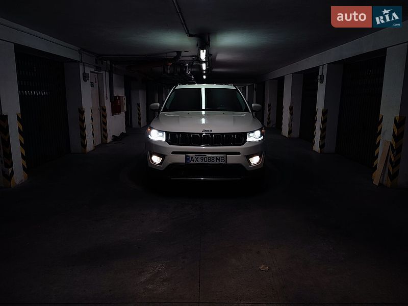 Внедорожник / Кроссовер Jeep Compass 2018 в Виноградове