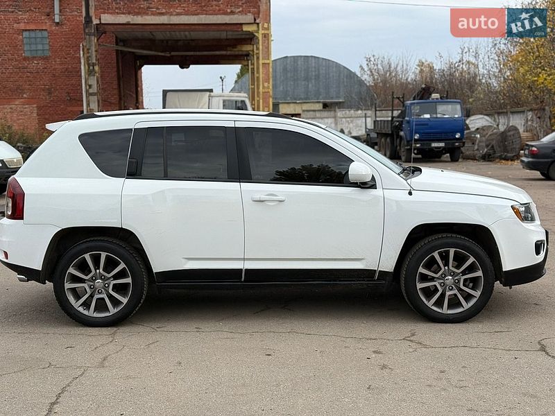 Позашляховик / Кросовер Jeep Compass 2015 в Чернігові