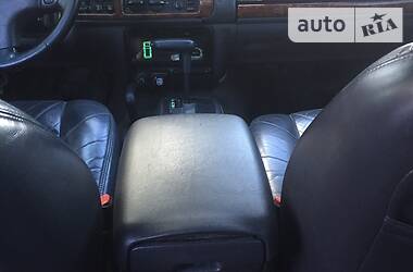 Позашляховик / Кросовер Jeep Grand Cherokee 1995 в 