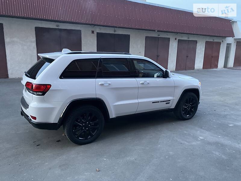 Позашляховик / Кросовер Jeep Grand Cherokee 2016 в Чорткові