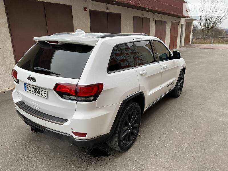 Позашляховик / Кросовер Jeep Grand Cherokee 2016 в Чорткові