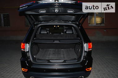 Позашляховик / Кросовер Jeep Grand Cherokee 2014 в 