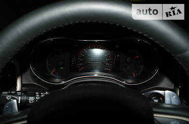 Позашляховик / Кросовер Jeep Grand Cherokee 2014 в 
