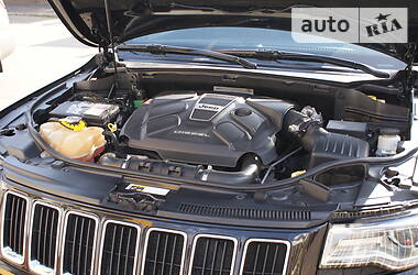 Позашляховик / Кросовер Jeep Grand Cherokee 2014 в 