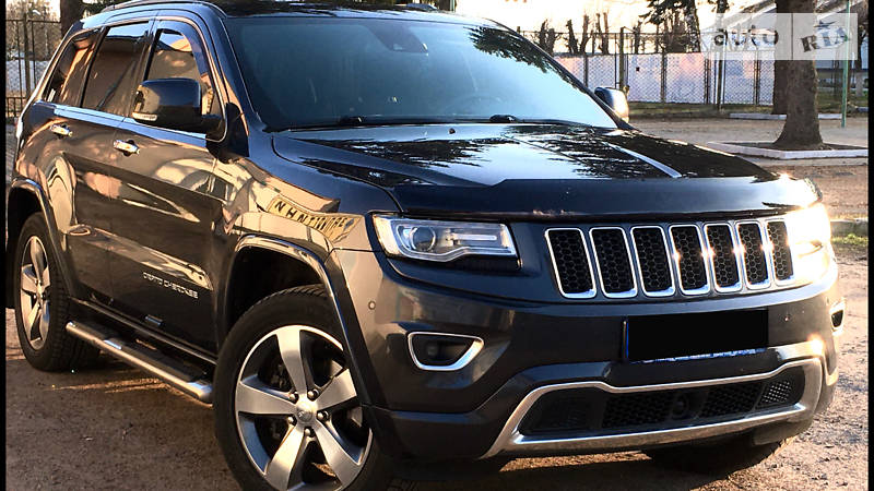 Позашляховик / Кросовер Jeep Grand Cherokee 2013 в 
