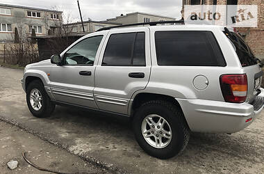 Позашляховик / Кросовер Jeep Grand Cherokee 2004 в 