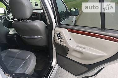 Позашляховик / Кросовер Jeep Grand Cherokee 2003 в 