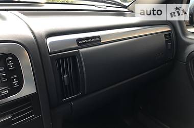 Внедорожник / Кроссовер Jeep Grand Cherokee 2004 в 