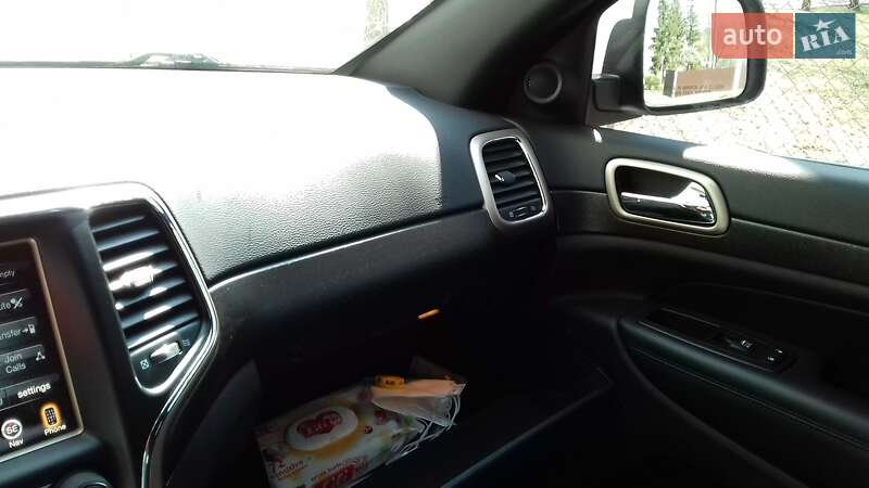 Внедорожник / Кроссовер Jeep Grand Cherokee 2016 в Сумах