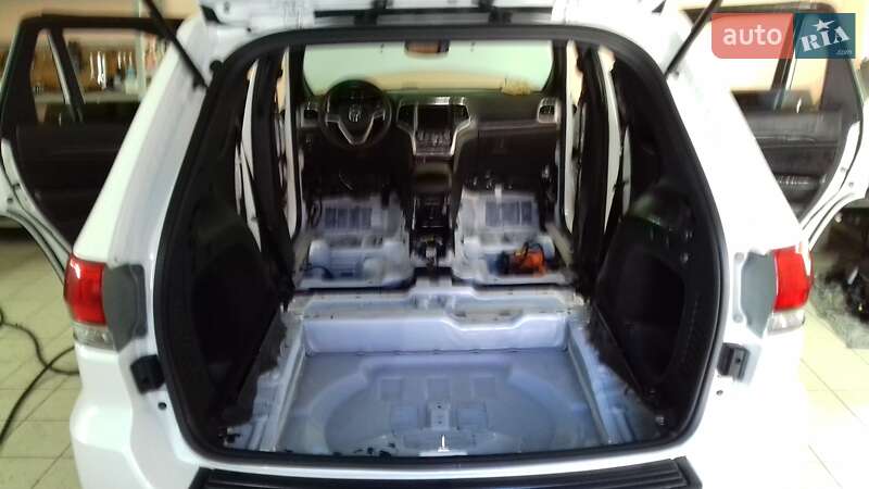 Внедорожник / Кроссовер Jeep Grand Cherokee 2016 в Сумах