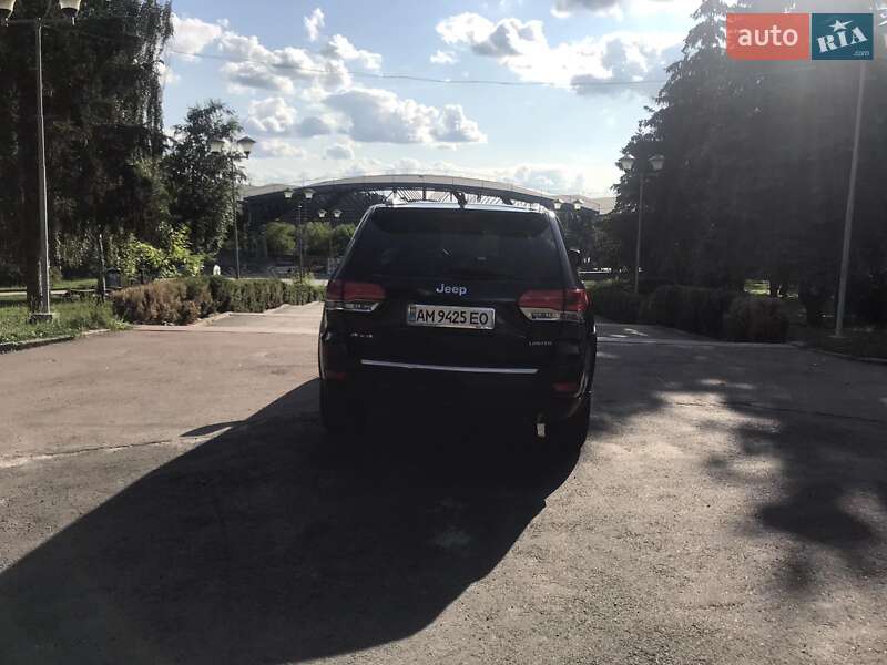 Внедорожник / Кроссовер Jeep Grand Cherokee 2015 в Житомире