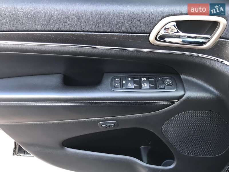Внедорожник / Кроссовер Jeep Grand Cherokee 2015 в Житомире