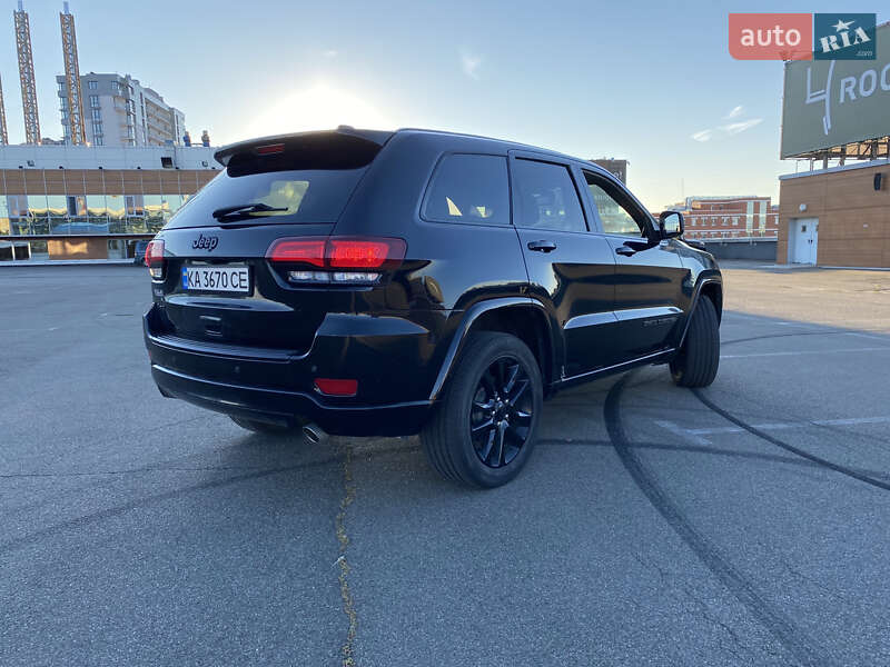 Внедорожник / Кроссовер Jeep Grand Cherokee 2017 в Киеве фото 6 Внедорожник / Кроссовер Jeep Grand Cherokee 2017 в Киеве