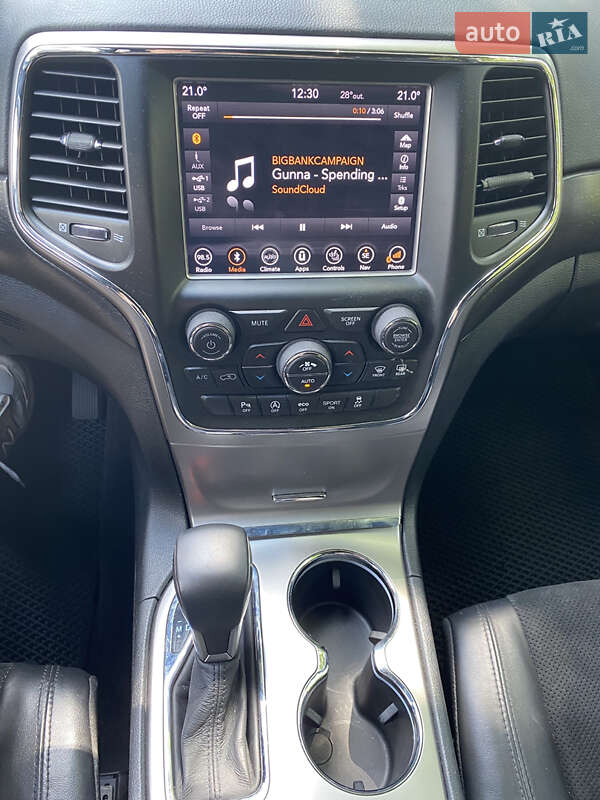 Внедорожник / Кроссовер Jeep Grand Cherokee 2017 в Киеве фото 21 Внедорожник / Кроссовер Jeep Grand Cherokee 2017 в Киеве