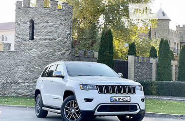 Внедорожник / Кроссовер Jeep Grand Cherokee 2017 в Киеве