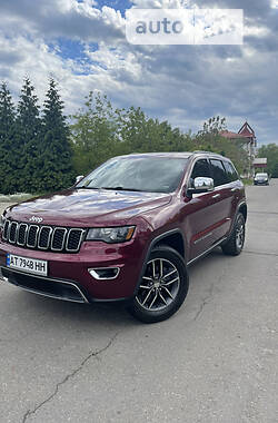 Внедорожник / Кроссовер Jeep Grand Cherokee 2017 в Калуше